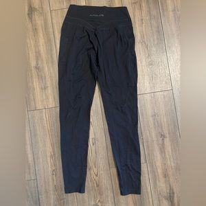 Medium navy Alphalete leggings size M